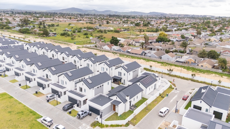 To Let 3 Bedroom Property for Rent in Le Coste Estate Western Cape